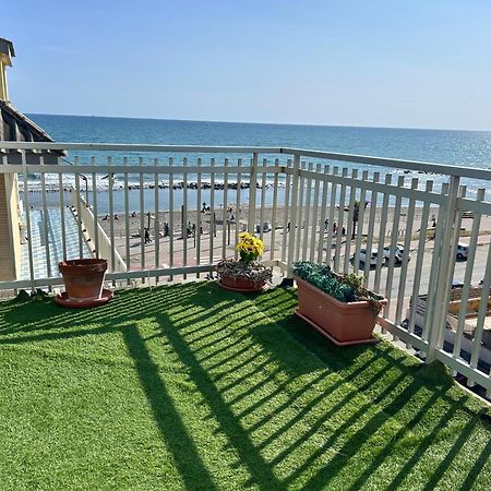 Front Sea Luxury Apartment Lido di Ostia Exterior foto