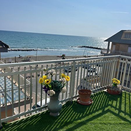 Front Sea Luxury Apartment Lido di Ostia Exterior foto