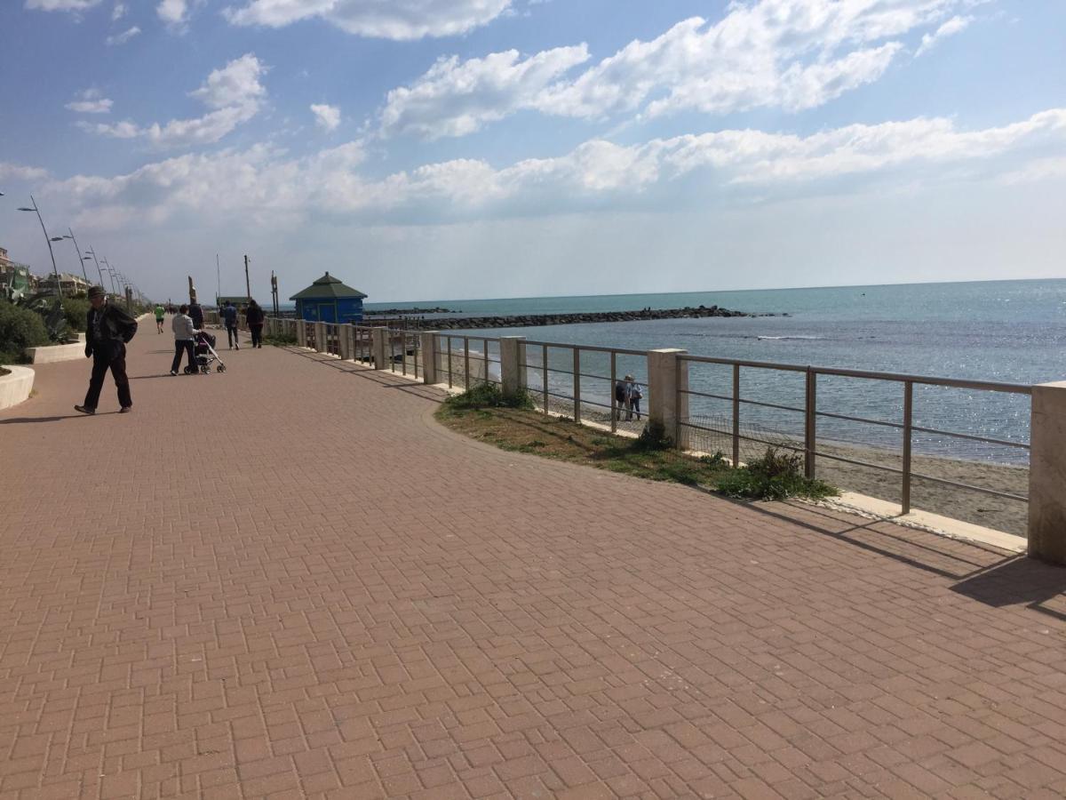 Front Sea Luxury Apartment Lido di Ostia Exterior foto