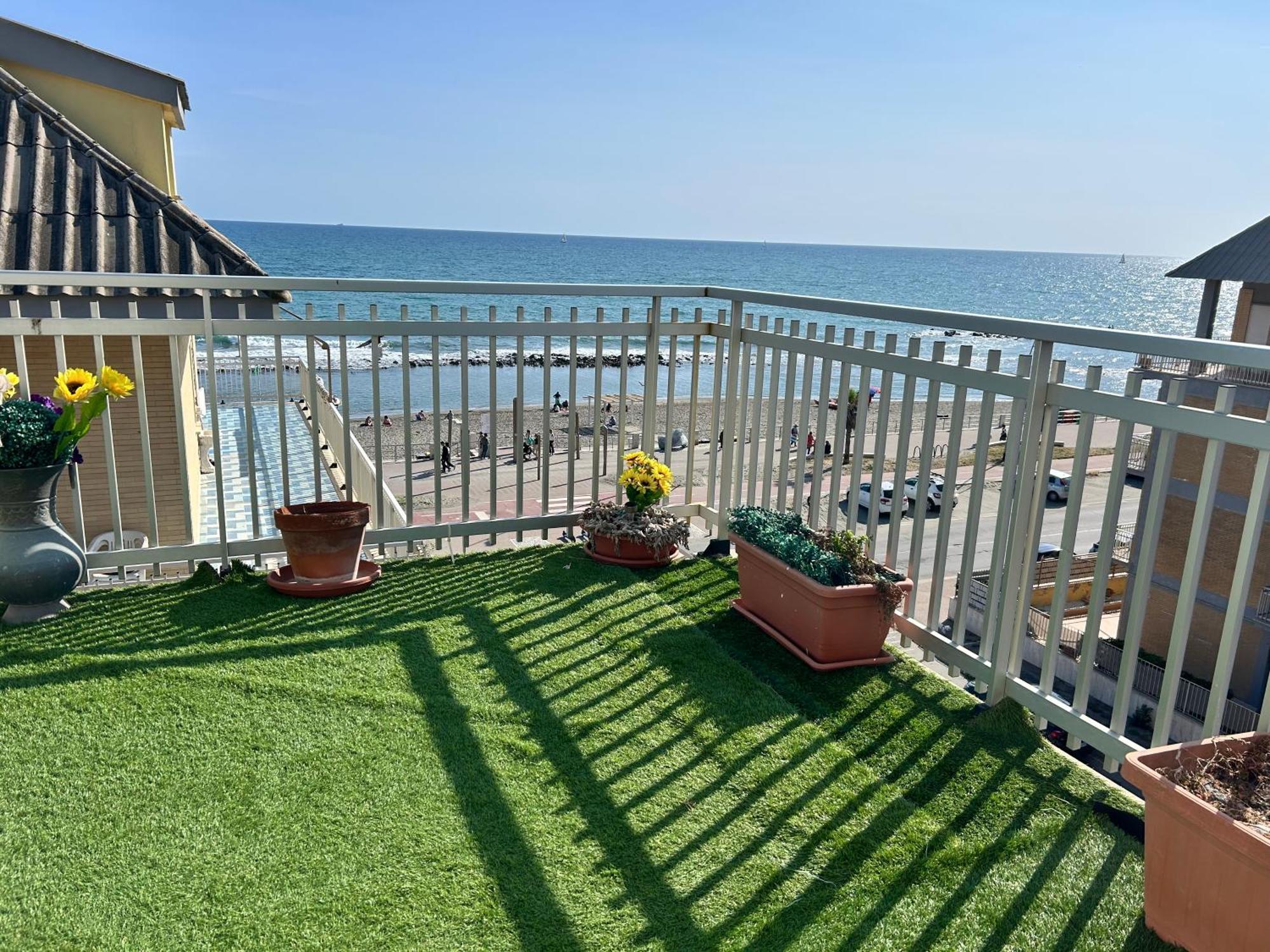 Front Sea Luxury Apartment Lido di Ostia Exterior foto